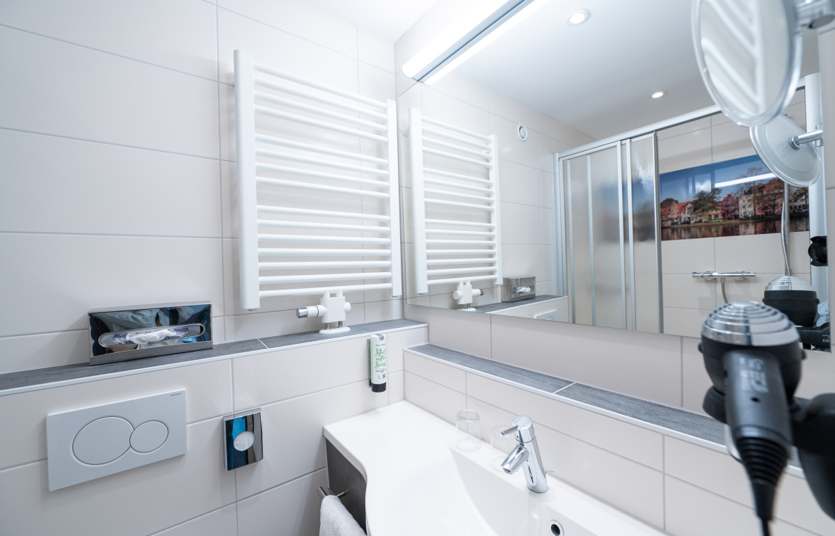 Komfort-Doppelzimmer Bild 10 LIHO Hotel Lindenhof Lübeck • Urlaub in Schleswig Holstein