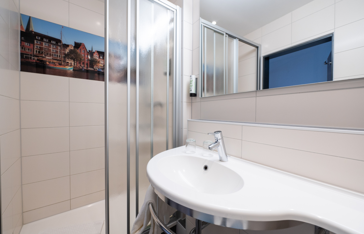 Hofzimmer Bild 6 LIHO Hotel Lindenhof Lübeck • Urlaub in Schleswig Holstein