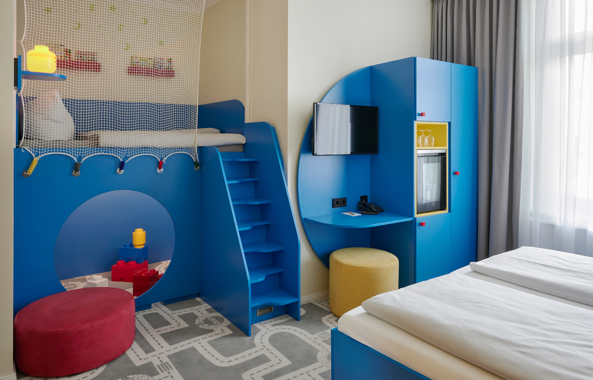 Eltern-Kinder-Schlafzimmer Bild 3 LIHO Hotel Lindenhof Lübeck • Urlaub in Schleswig Holstein