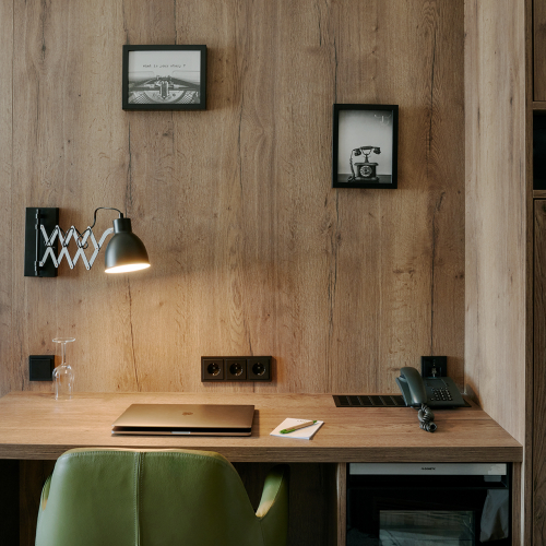 Bild Arbeitszimmer LIHO Hotel Lindenhof Lübeck • Urlaub in Schleswig Holstein