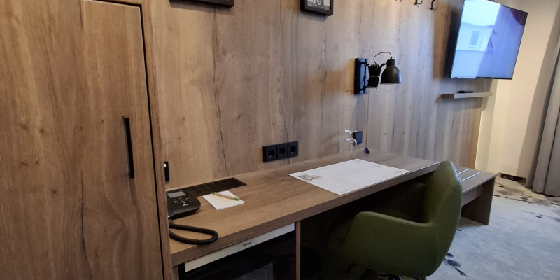 Arbeitszimmer LIHO Hotel Lindenhof Lübeck • Urlaub in Schleswig Holstein